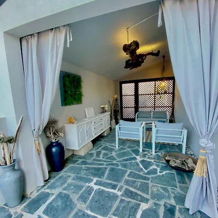 On The Way - Beach/guest House * Минделу